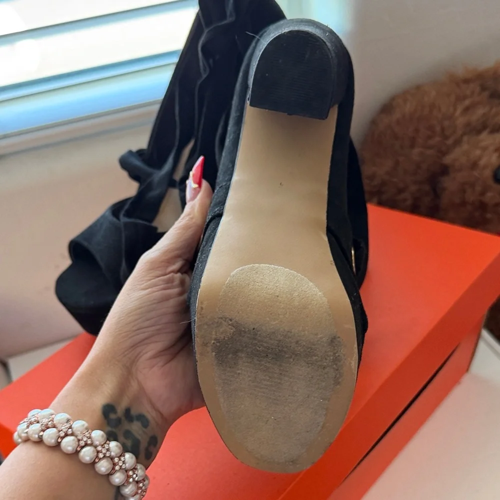 Shoe Dazzle Black Wrap Heels - Picture 4 of 4